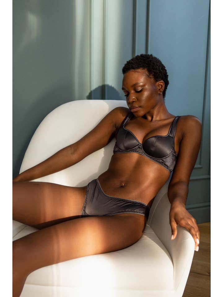 Angie's Showroom – Engroshandel Undertøj - Dame – Privilege silke bikini-trusser10