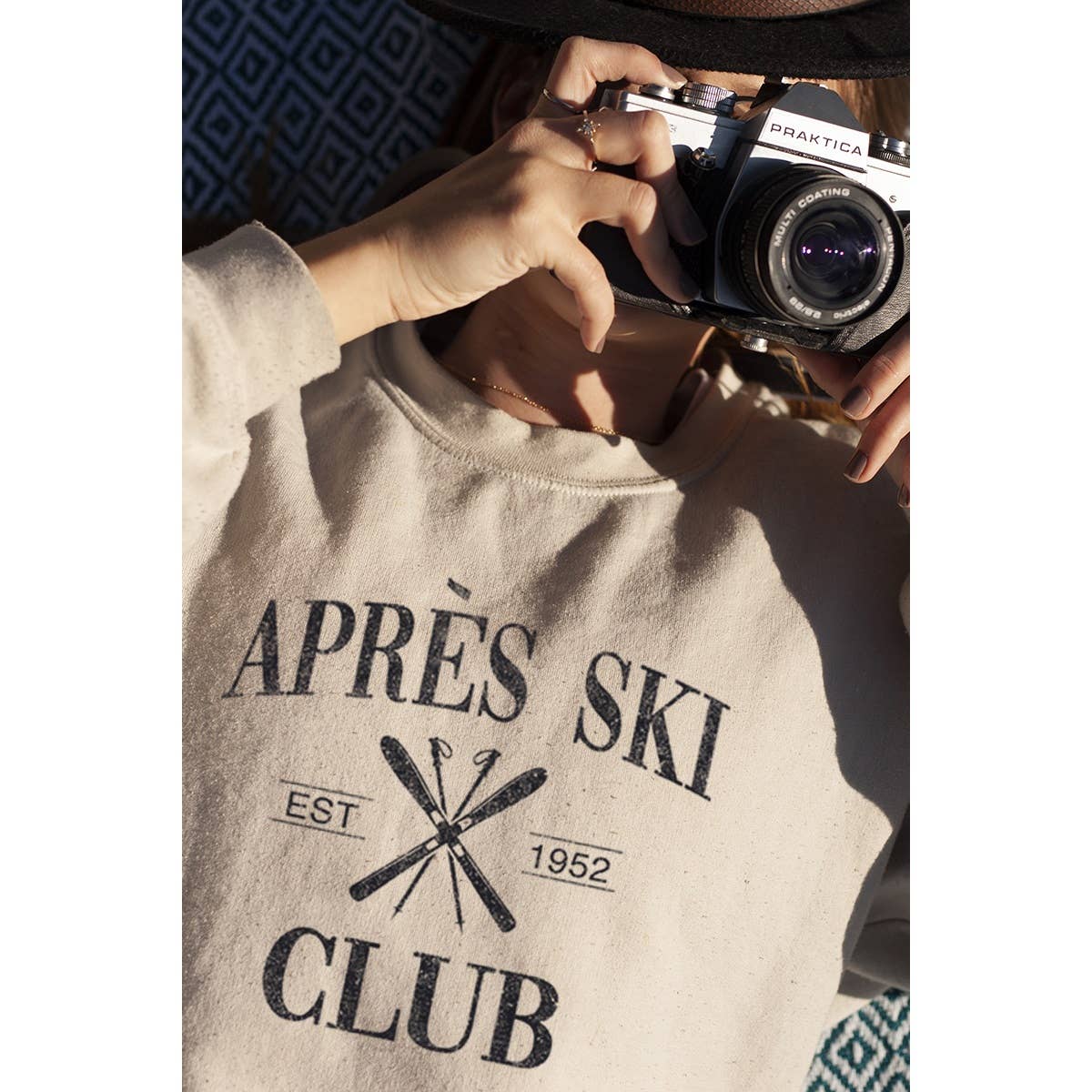 Illustrated Society - Wholesale Graphic Sweatshirt - Women's - APRES SKI CLUB VINTAGE  GRAPHIC  SWEATSHIRTS4