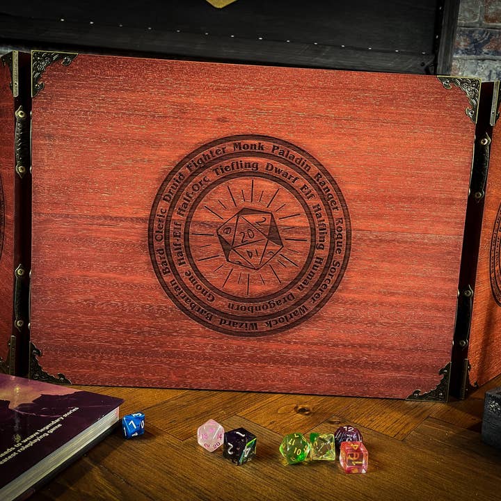 Fandomonium - Wholesale Board Game - Wooden Dungeon Master Screen - D20 Character Wheel Motif1