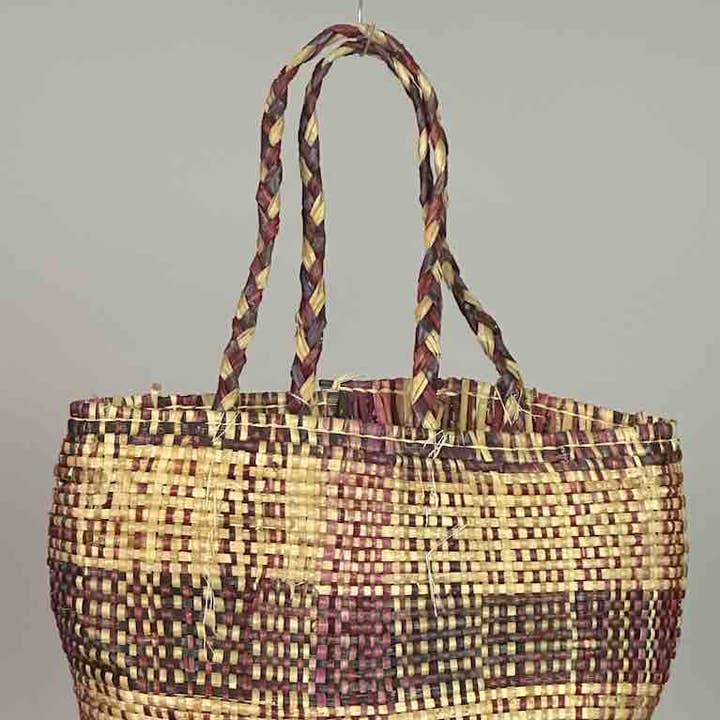 Medium Swampgrass Straw Beach Handbag - Benin for wholesale by The Niger Bend