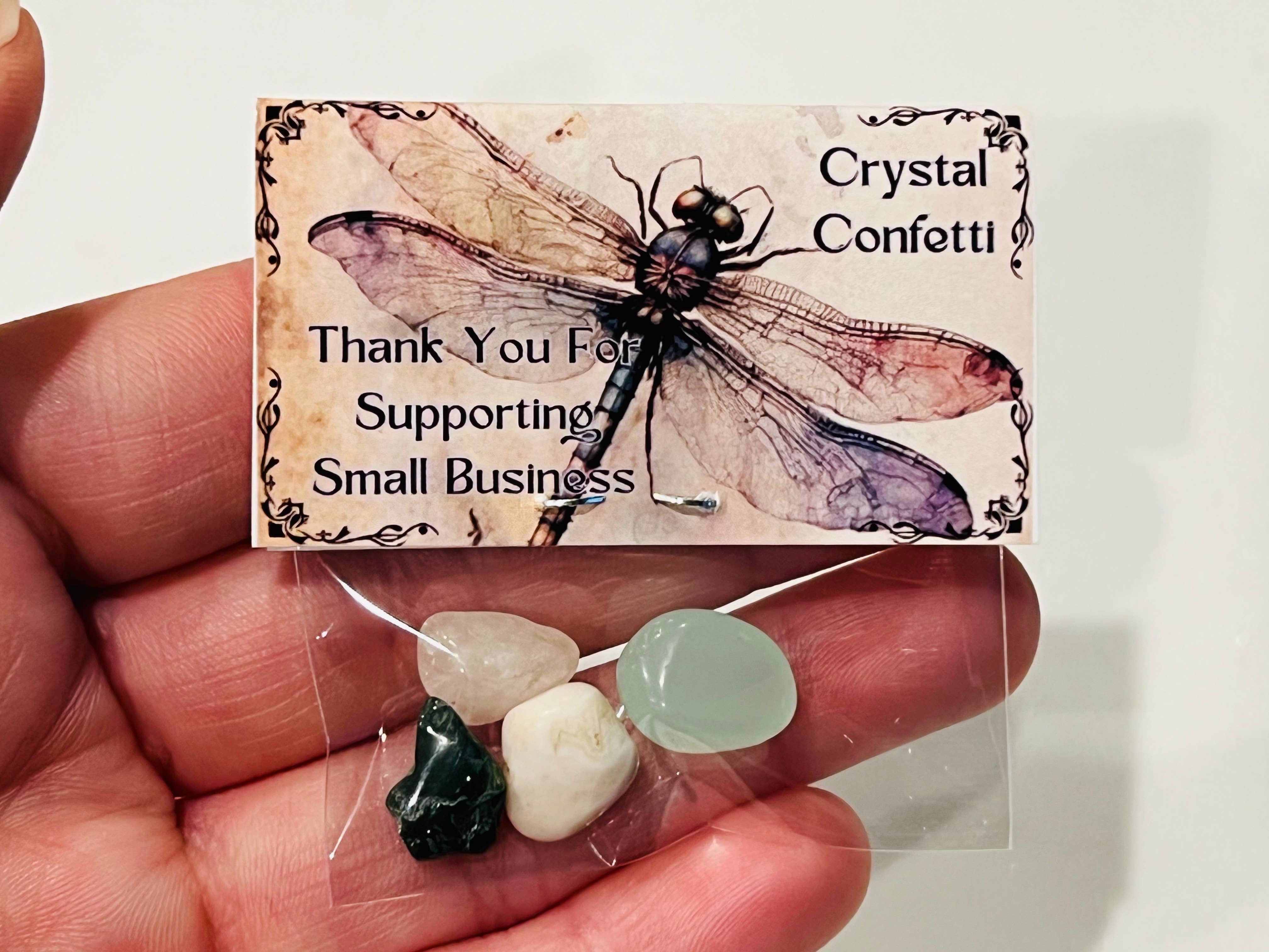 Only Crystals Remain - Vente Pierre et cristal de spiritualité - Cadeaux de Remerciement Cristaux Confettis avec Étiquette Libellule 25 pcs2