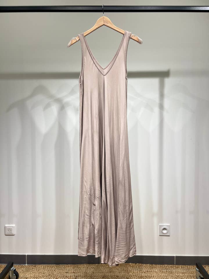 L'Emotion – Großhandel Kleid – Damen – Maxikleid mit V-Ausschnitt und breiten Trägern8