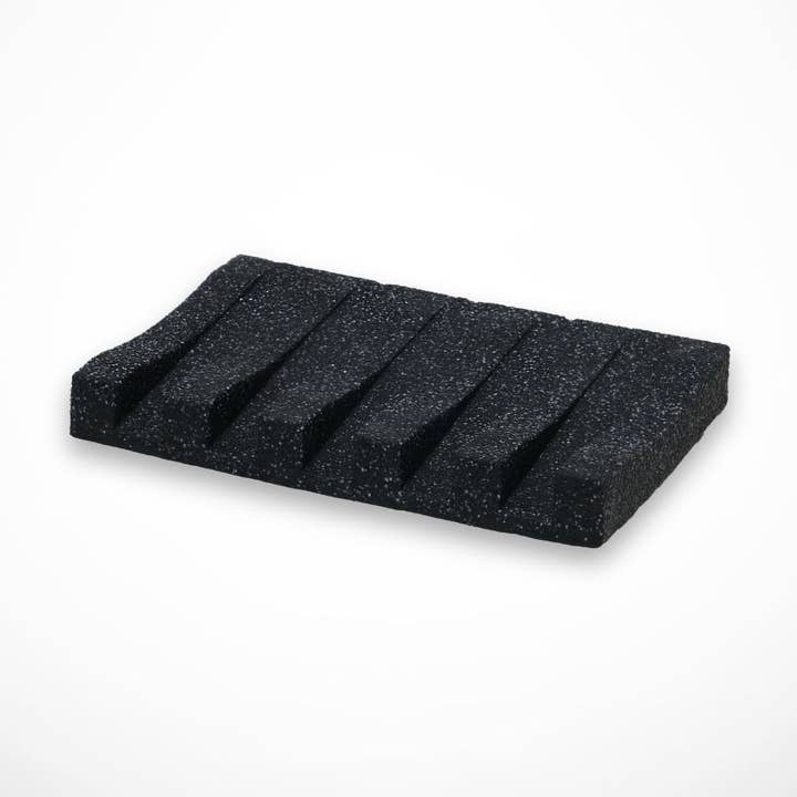 Porte-savon minimaliste en béton noir fait main pour la vente par Pure Spruce