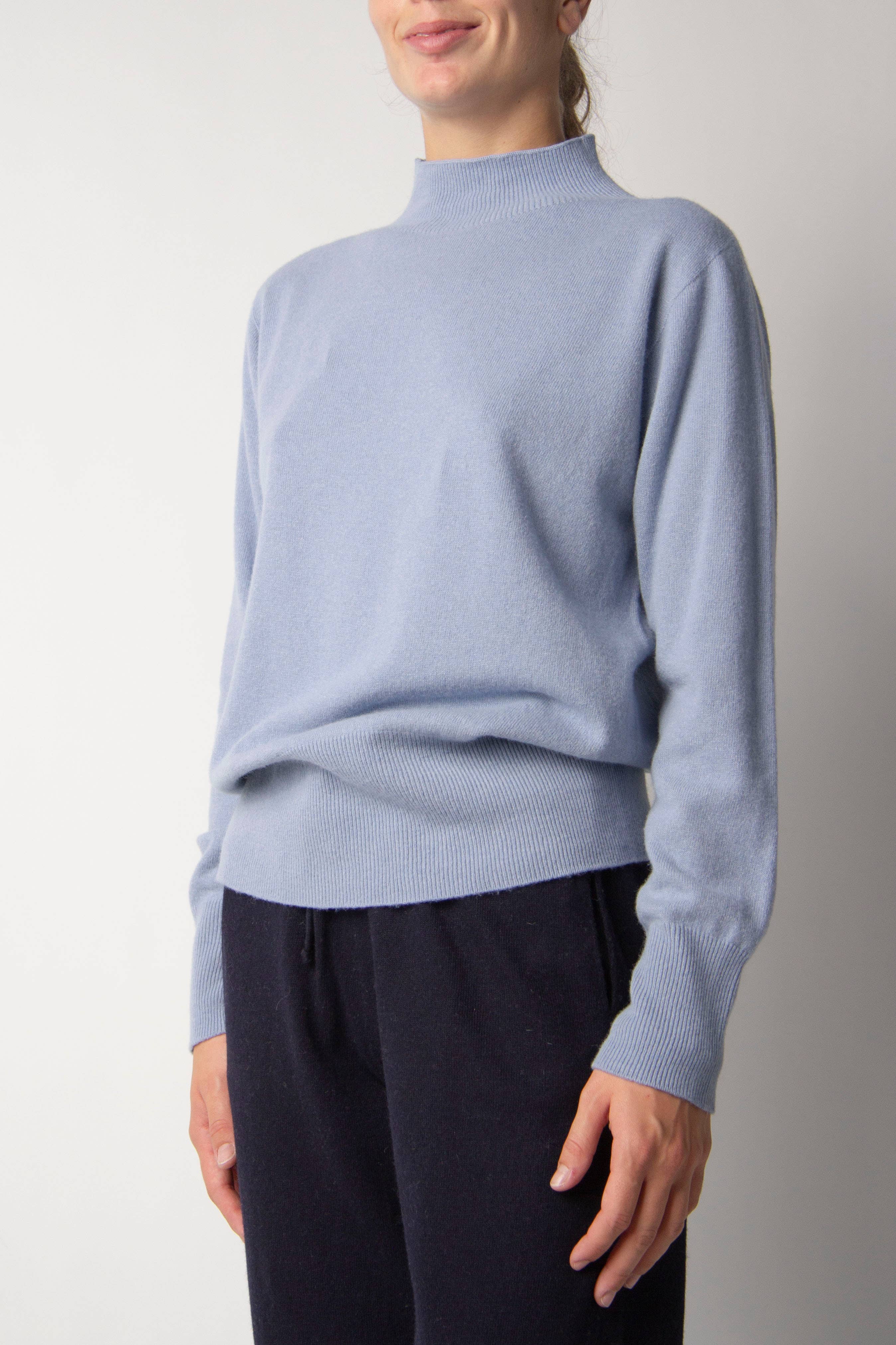 Lèmme - Wholesale Tunic Sweater - Women's - Cashmere Mix Mock Neck 3D Knit




Cashmere Mix Mock Neck 2