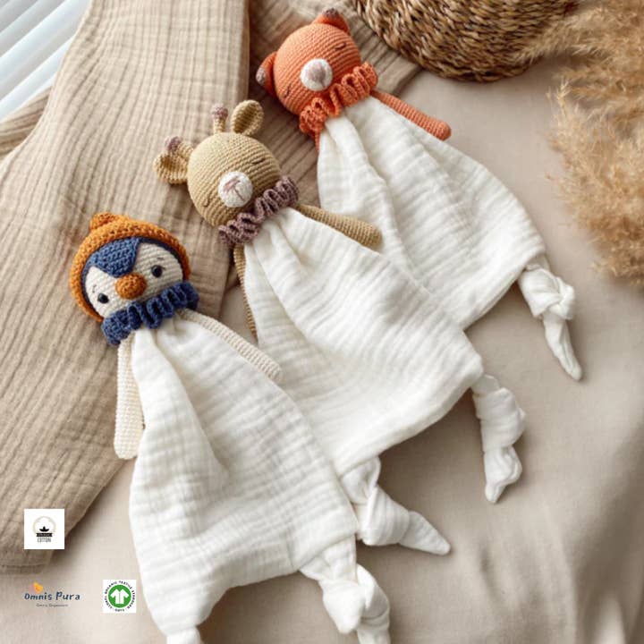 Girafe, Renard, Pingouin en Coton Bio Fait Main, Cadeau pour Chambre d'Enfant pour la vente par Omnis Pura