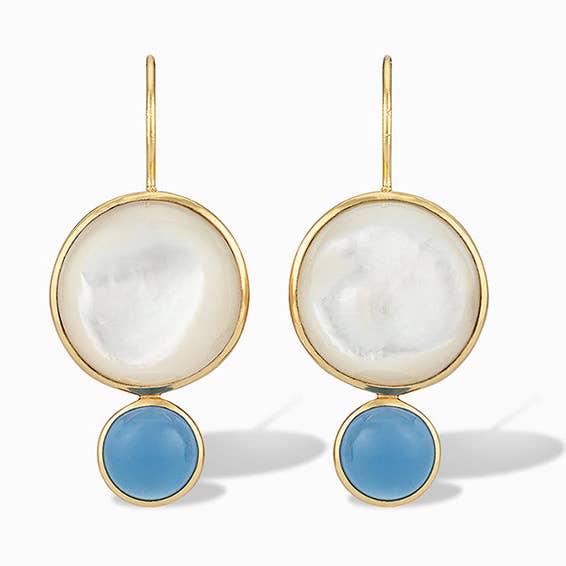 Boucles d'oreilles pendantes Color Block en nacre et calcédoine bleue pour la vente par Laura Foote Designs