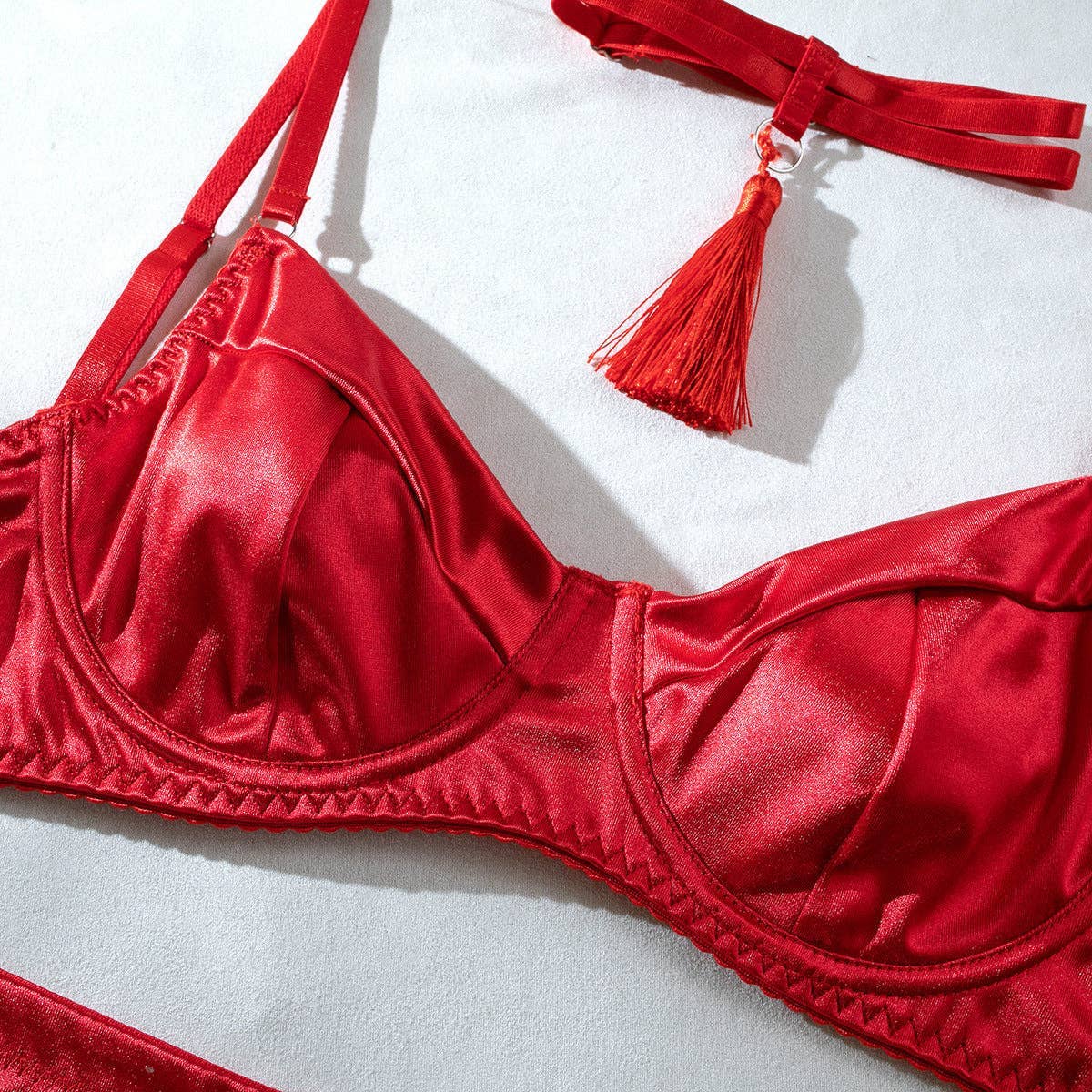 Lina Lind - Wholesale Lingerie Set - Women's - Sexy lingerie set with garter belt and black tassels LL580421