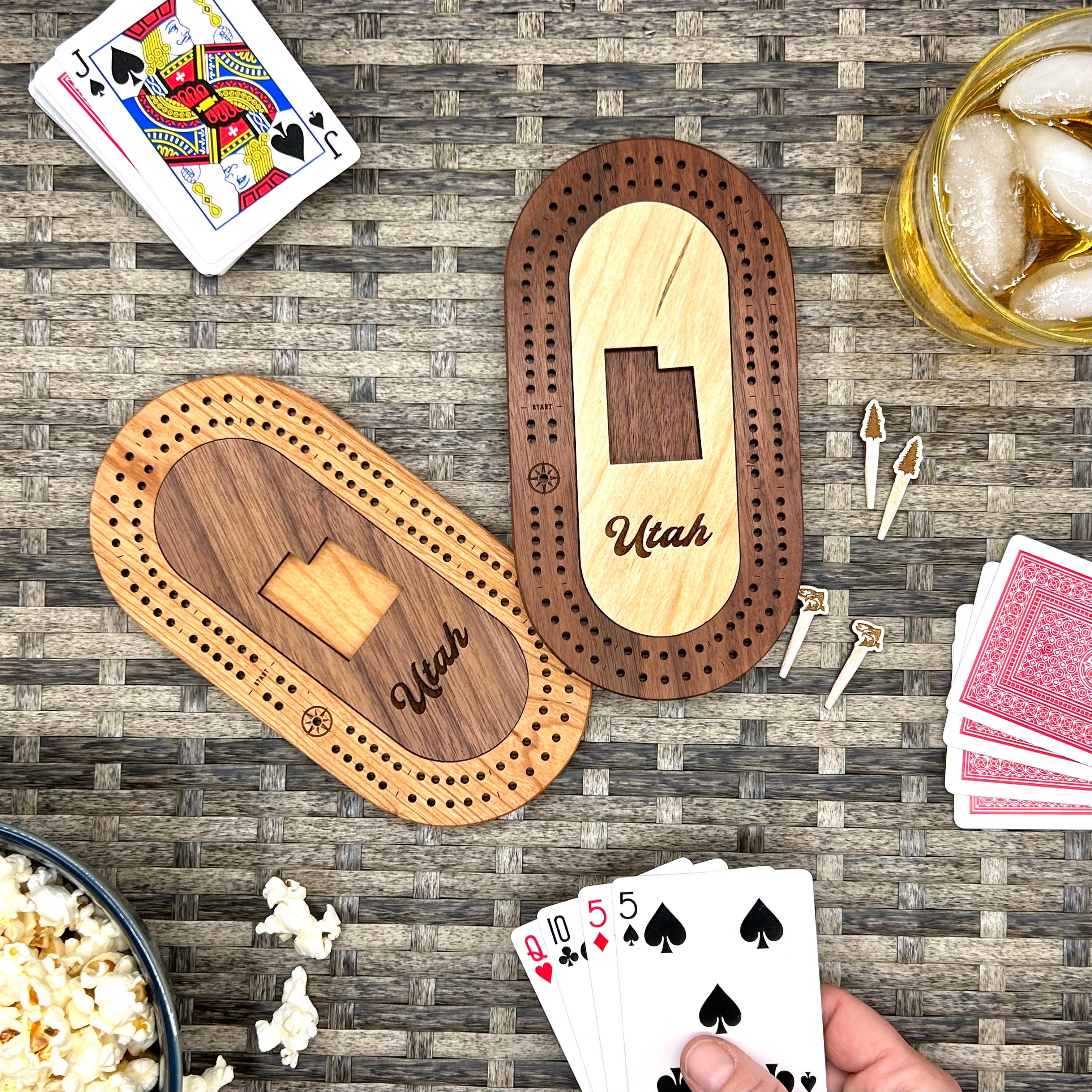 Cast & Carve - Venta al por mayor Juegos de mesa - Juego de minitablas de viaje de EE. UU., con pinzas personalizadas40