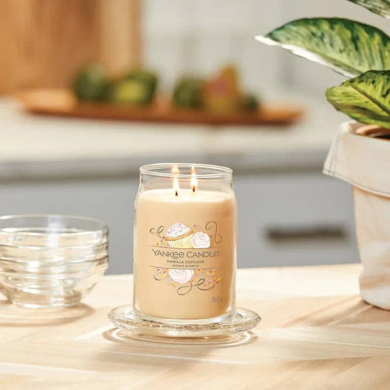 Seifen-Shop - Wholesale Jar/Filled Candle - Yankee Candle Vanilla Cupcake Signature - Large Jar6