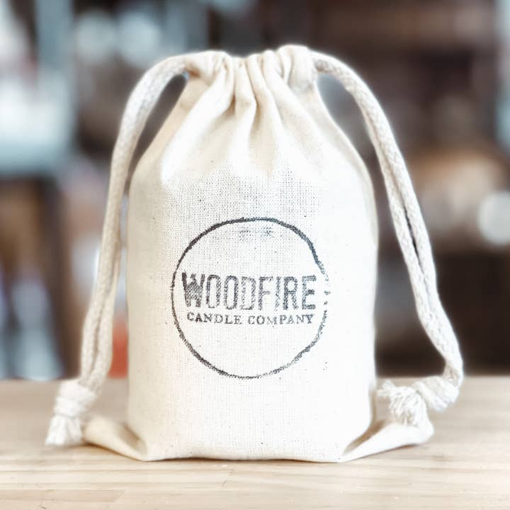 Sac cadeau en coton estampillé à la main pour la vente par Woodfire Candle Company