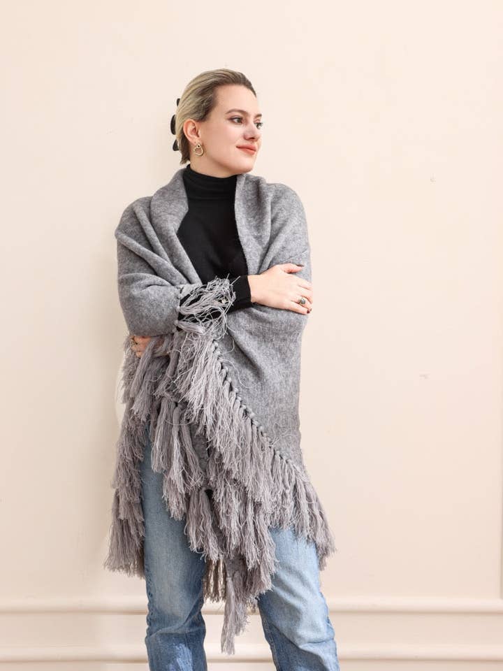 Emilie collection - Wholesale Poncho - Women's - Poncho grey1