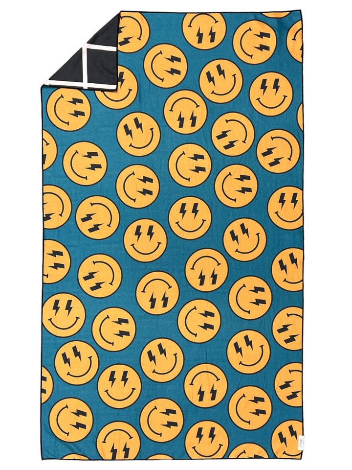 Ryat Pool Towel: Reversible for wholesale by Crae.Home