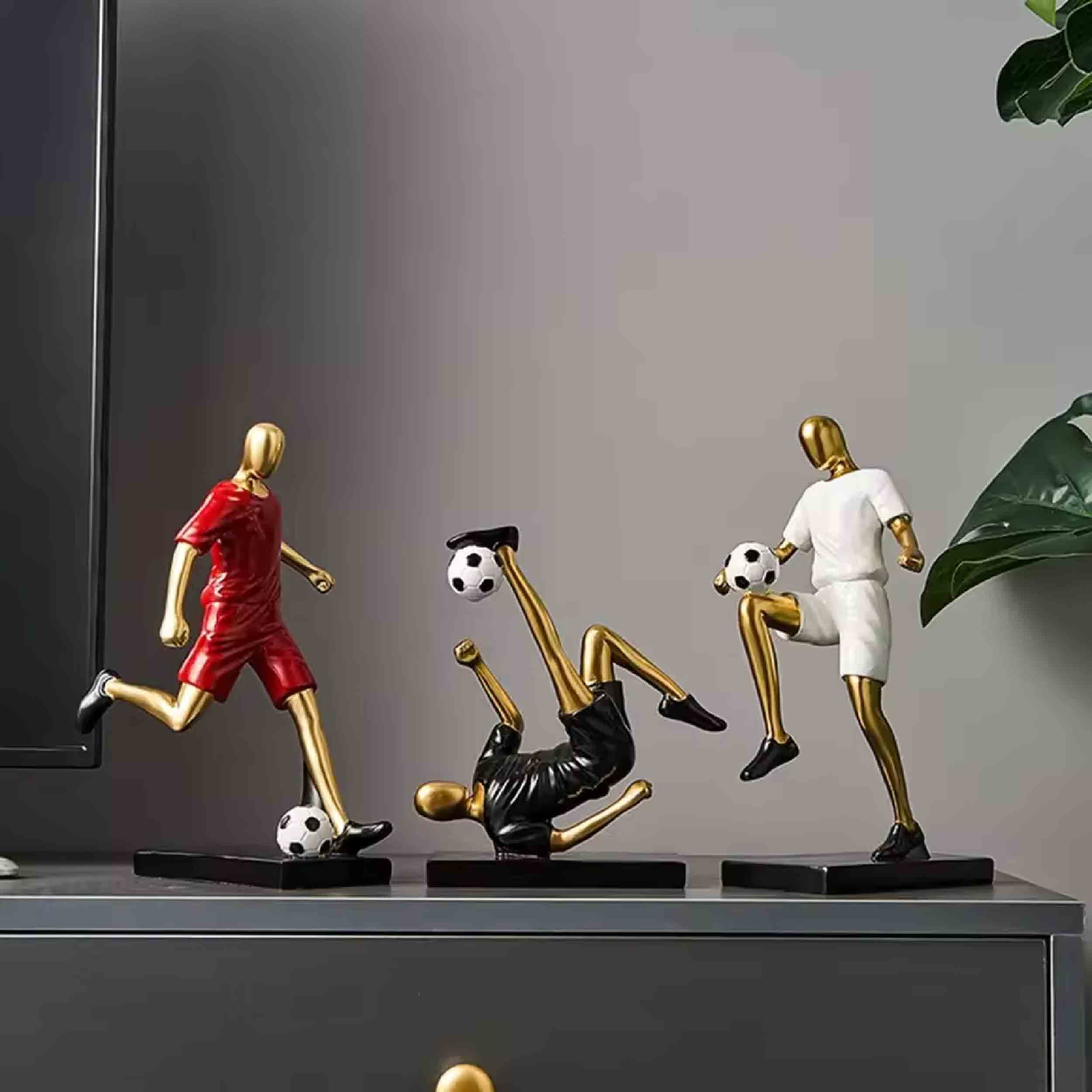 La Bella Monte - Wholesale Decorative Figurine - Football Player Statue For Holiday Décor0