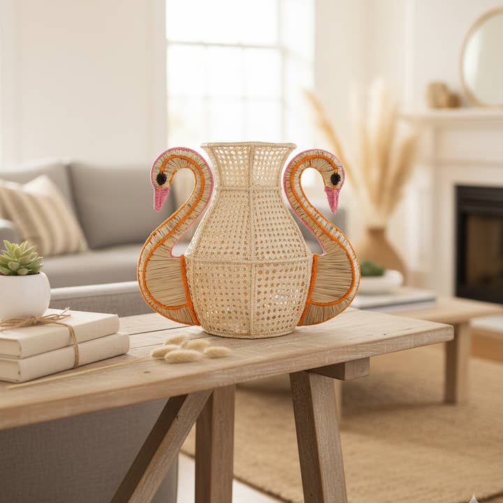 Macondo Forever - Wholesale Vase - Swan Handwoven Iraca Palm Vase2