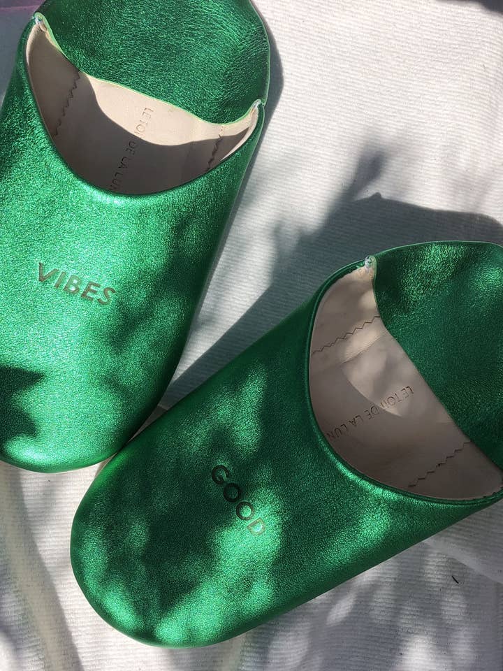 Iridescent leather slipper VIVIEN for wholesale by le toit de la lune