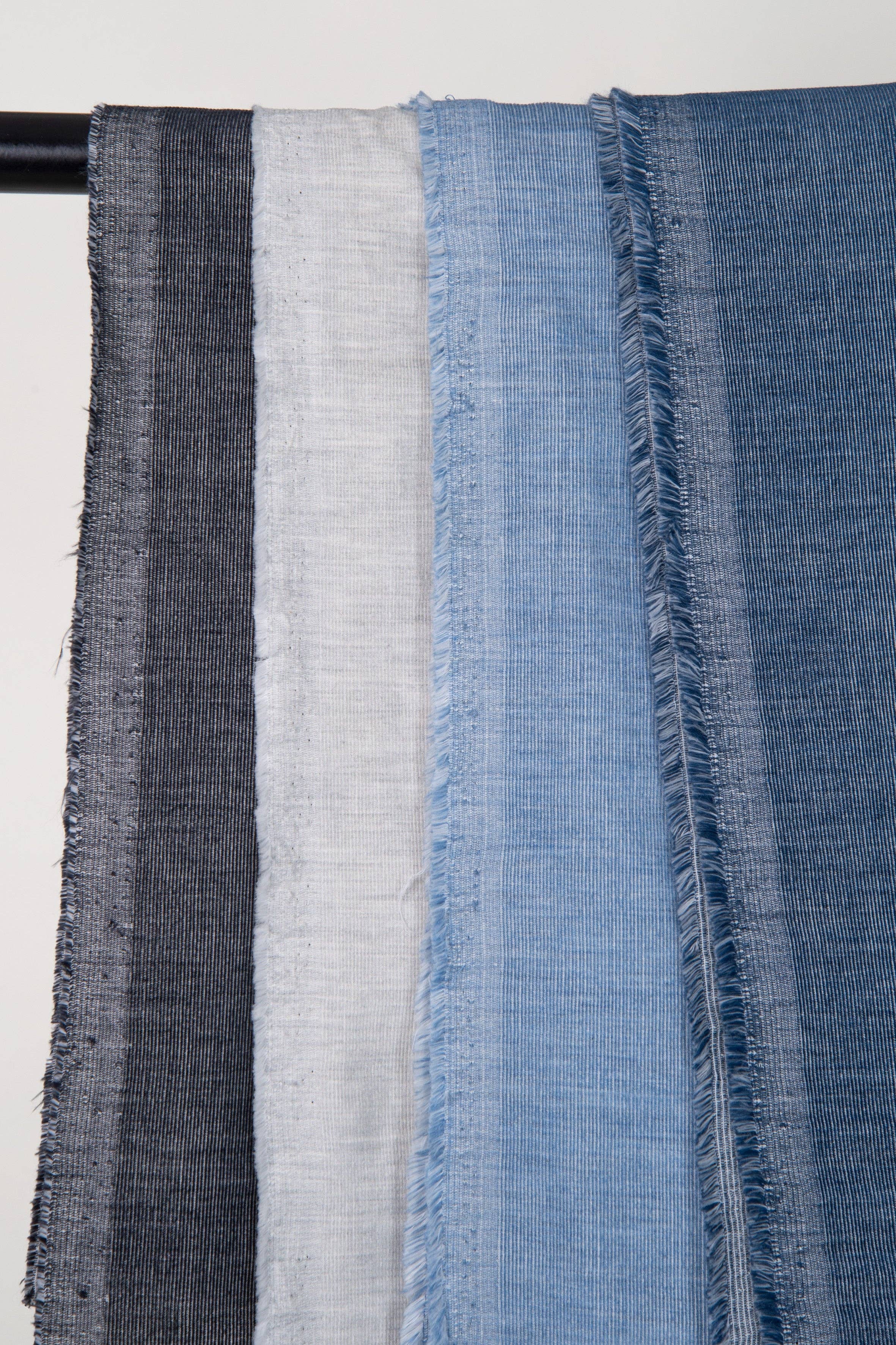 Atelier Brunette - Fabrics & Sewing Patterns Shop - Wholesale Fabric - "Deep Charcoal Woven Velvet" fabric4