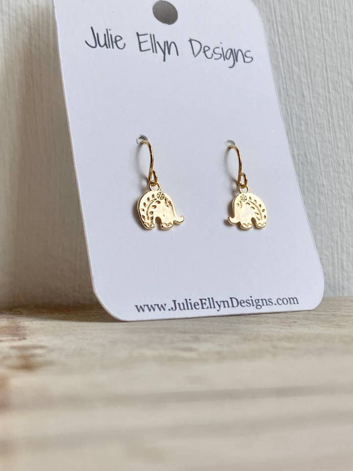 Kleine goldene Elefanten-Tropfenohrringe für den Großhandel von Julie Ellyn Designs
