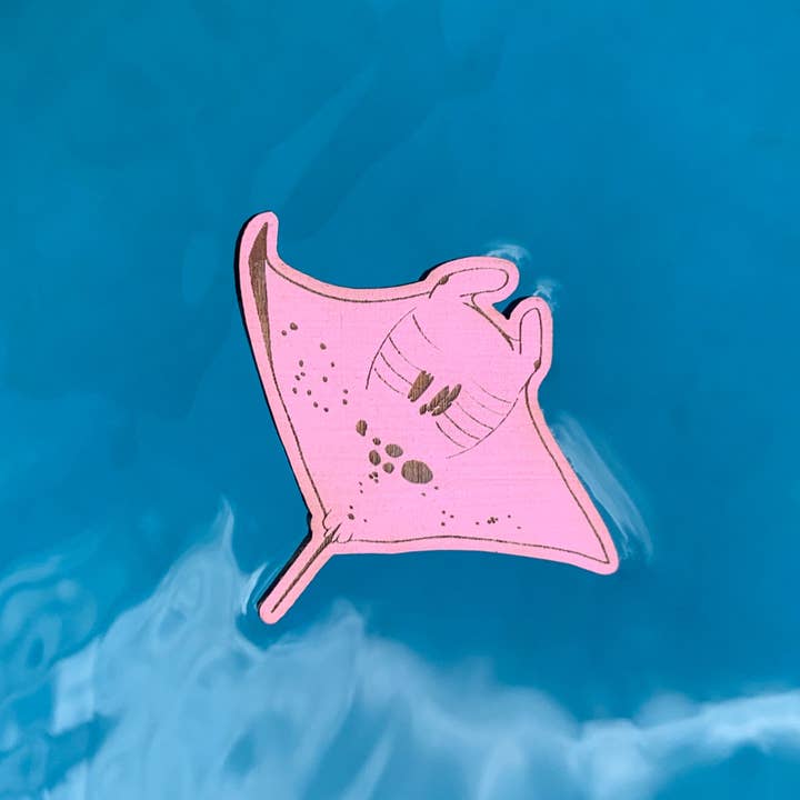 Fin Pin Shop - Wholesale Lapel Pin/Button - Pink Manta Ray Inspector Clouseau Eco-friendly Wood Pin