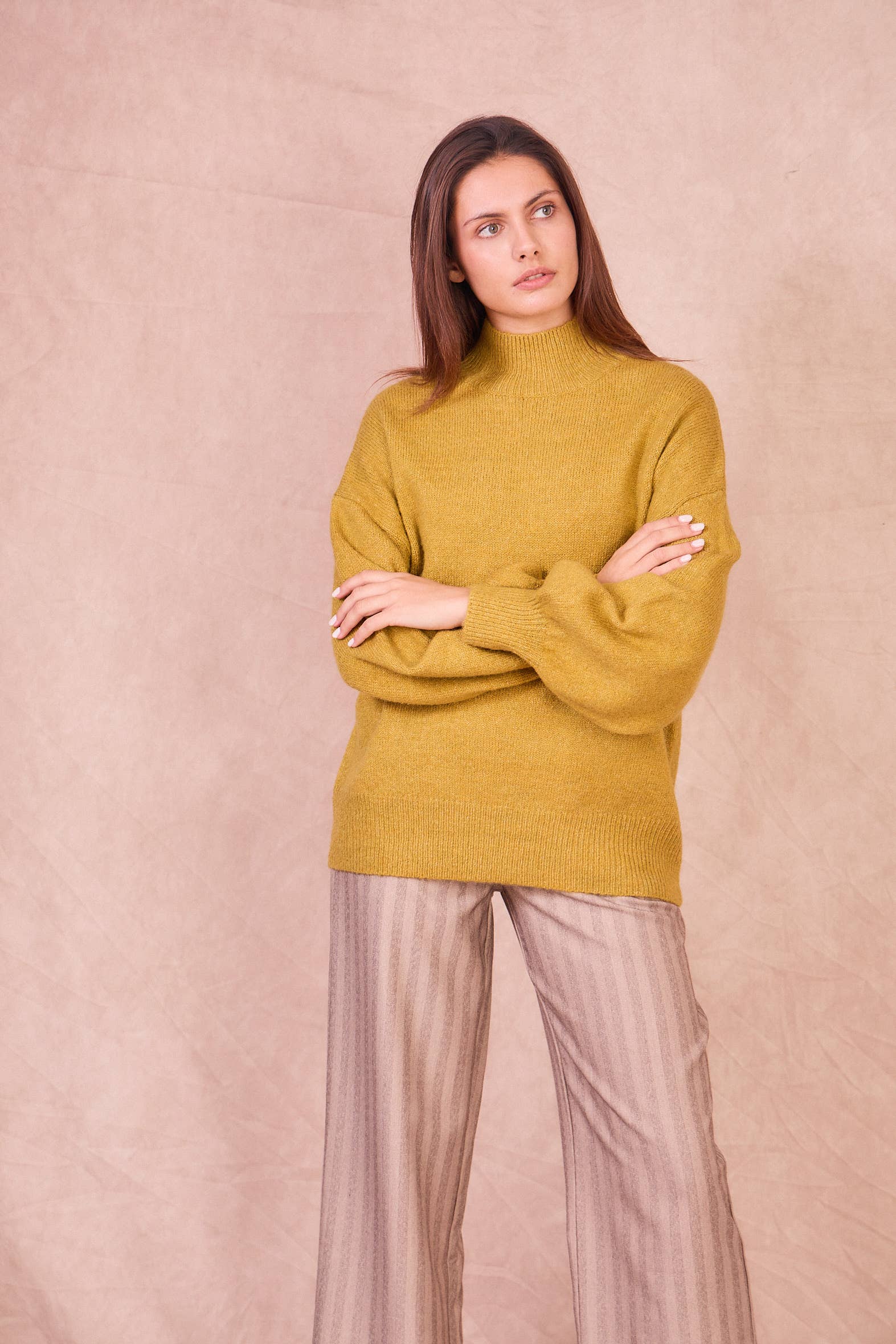 Calie Paris – wholesale Knitted jumper – Women′s – MANUELLA Sweater – Soft Balloon Sleeve Knit5