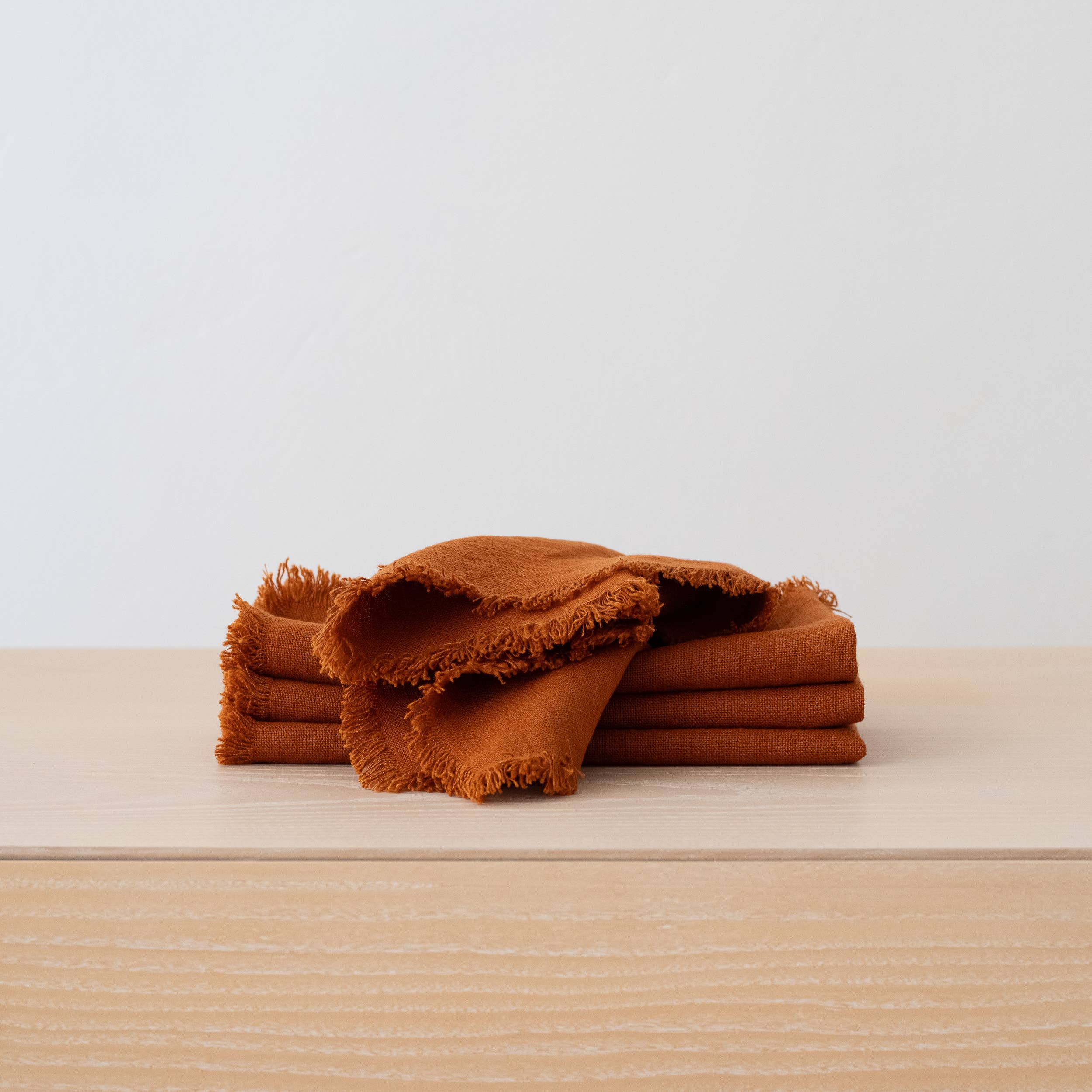 LinenMe - Wholesale Dinner & Cloth Napkin - Hand-Made Linen Napkin Terra Fringe Various 30 Colors7