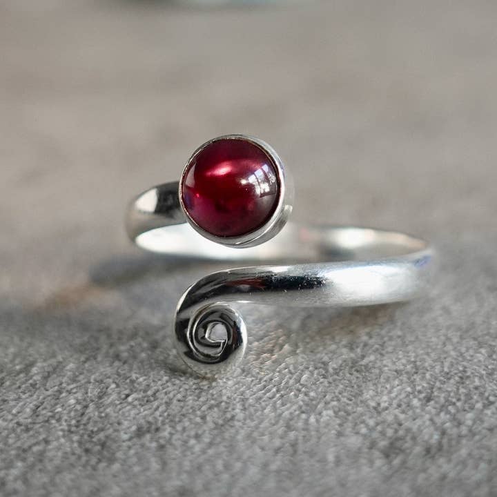 Mistry Gems - Wholesale Single Stone/Solitaire Ring - Unisex Adjustable Garnet Ring | 925 Sterling Silver, R61G3