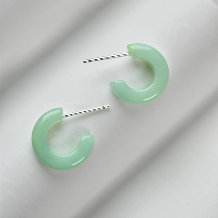 Fenna&Fei - Wholesale Hoop Earrings - Huggie Hoops Collection | Small Tiny Minimalist Resin Hoops
