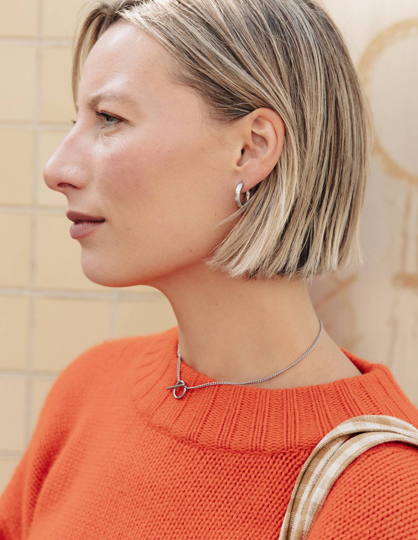 Nordic Muse - Venta al por mayor Collares con colgantes/abalorios - Collar de cadena de espiga plateada con cierre de palanca, impermeable3