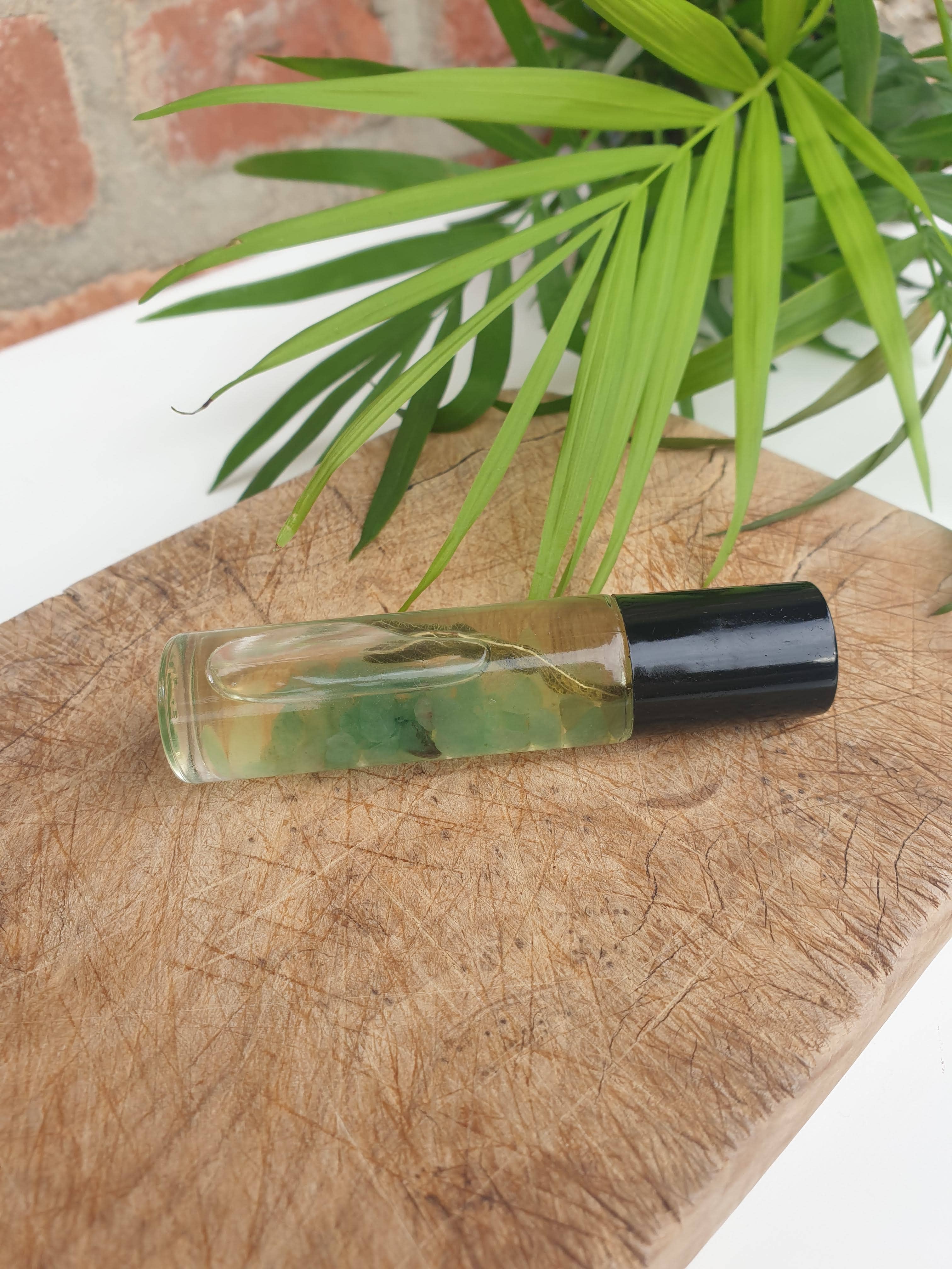 l'alchimie de mailys - Wholesale Essential Oil Roll-On - Natural migraine roll-on stone/anti-inflammatory3