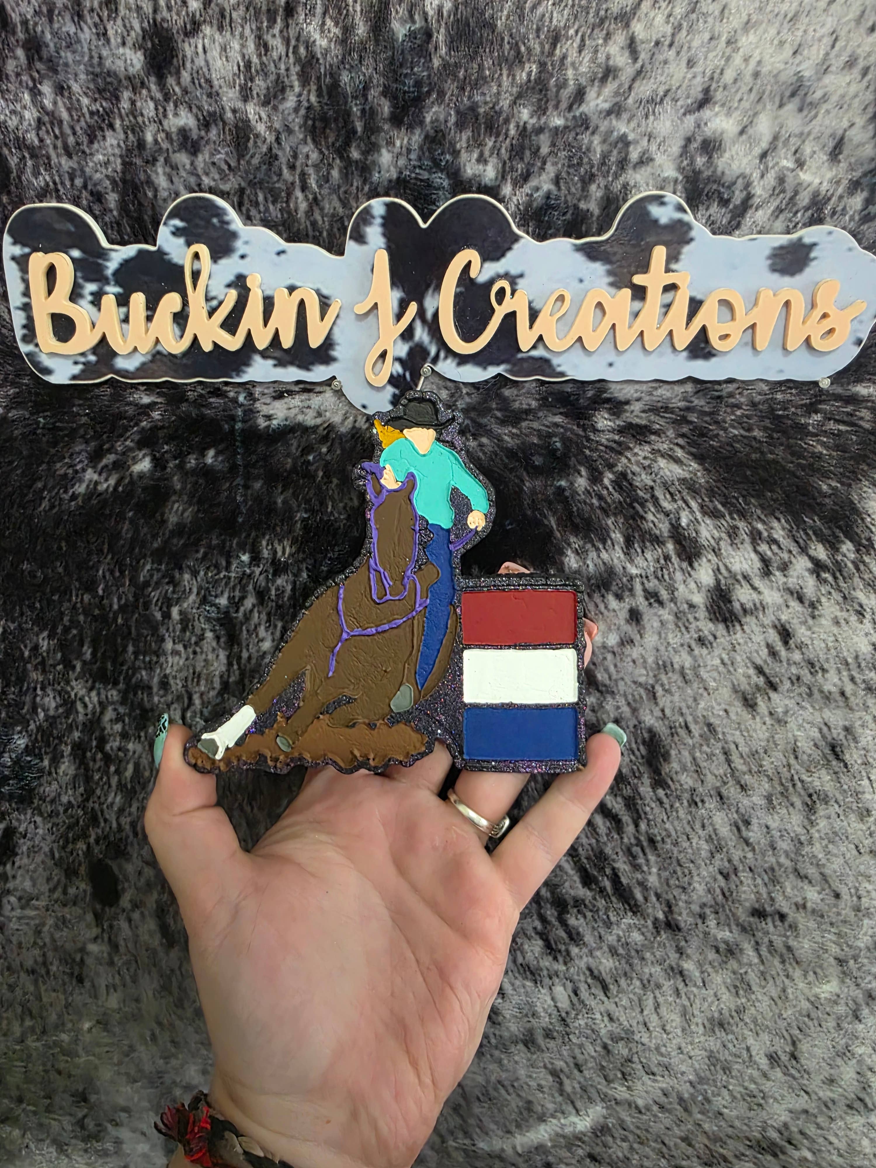 Buckin J Creations - Vente Désodorisant pour voiture – femme - Désodorisant de voiture fait main pour coureur de baril10