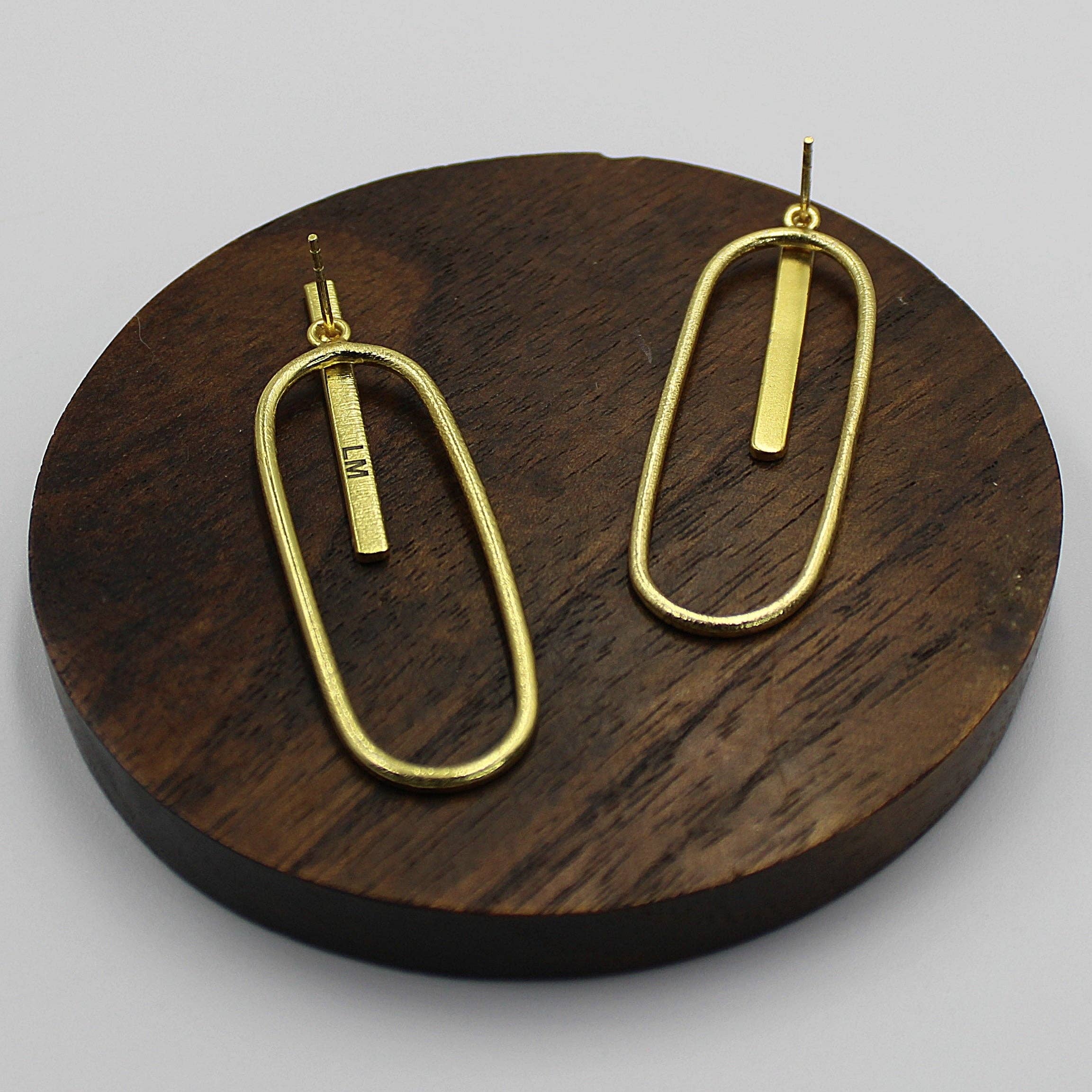 LA MAR – wholesale Hängande örhängen – MODIGLIANI örhängen pläterade i guld - Design med karaktär1