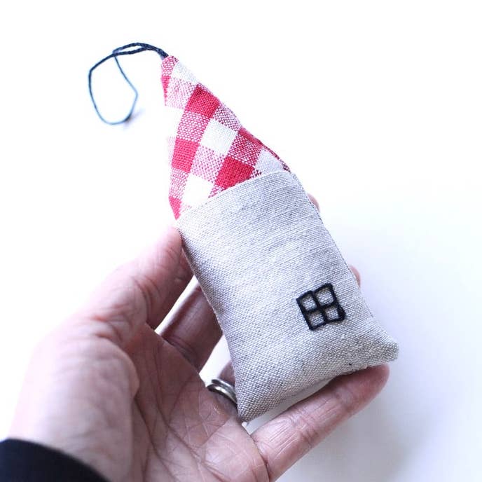 Ornamento de Casa - xadrez vermelho/bege por atacado de Dozi