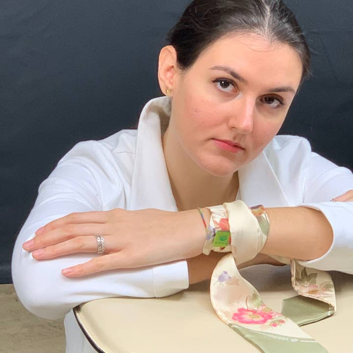 C.C.&Co.Srl - Wholesale Scarf - Women's - BEIGE PRINTED PURE SILK BANDEAU. COD 1521