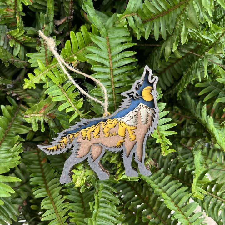 The Wilusz Way - Wholesale Decorative Tabletop Object - Wolf1