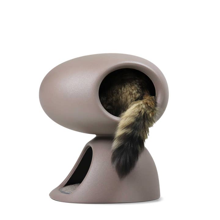 United Pets – wholesale Pet cave – Cat/dog – Designer cat bed with scratching post and plush toy1