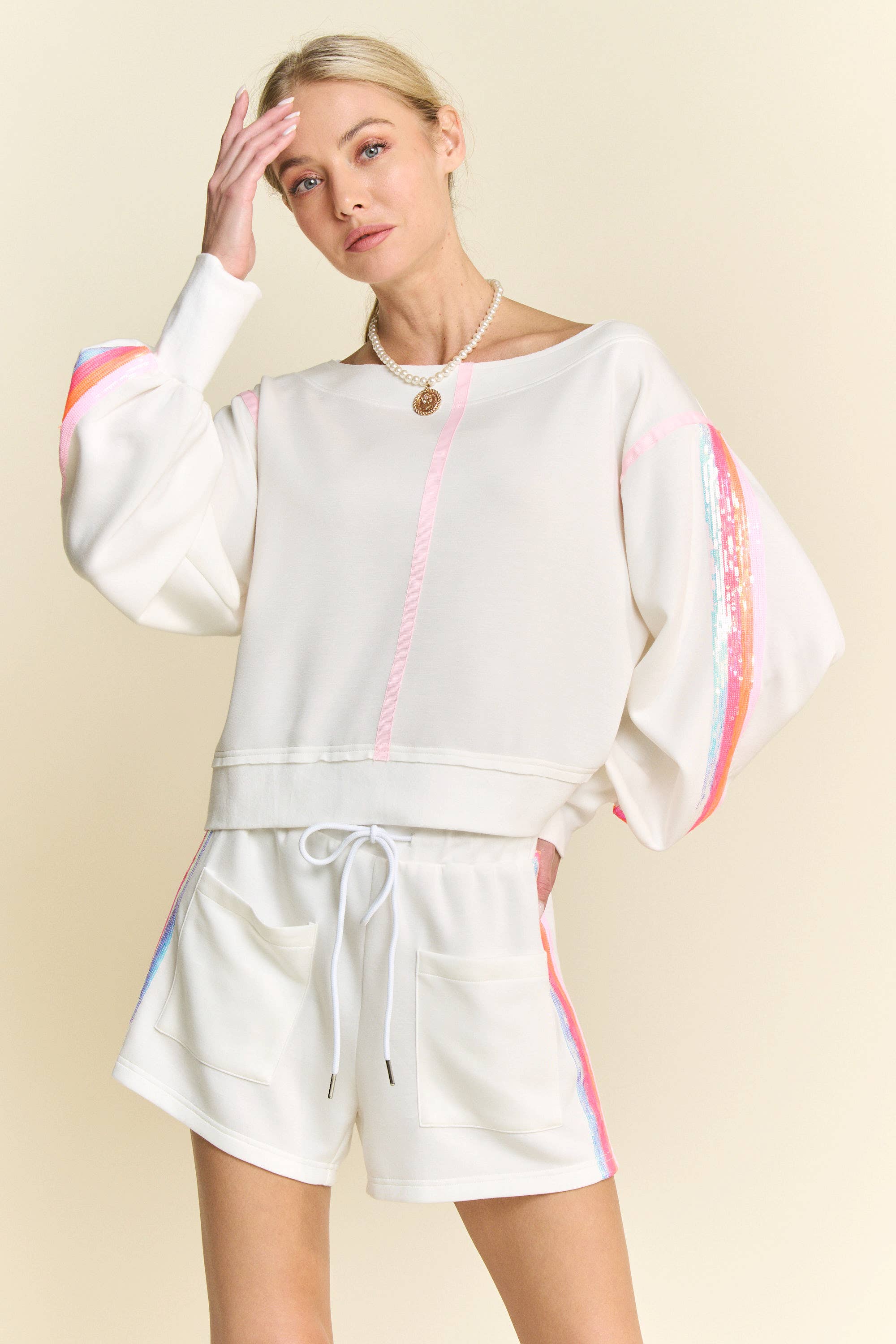 Davi & Dani - Vente Ensemble haut et pantalon (PAS d'intérieur) - Femme - ENSEMBLE HAUT À MANCHES LONGUES À RAYURES PAILLETÉES ET SHORT5