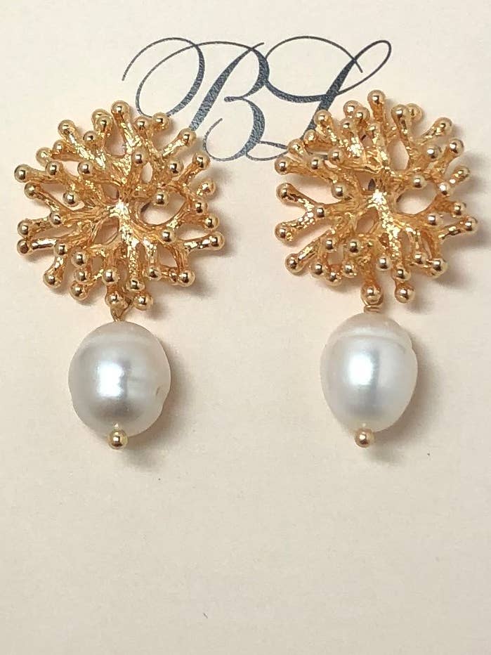 Boucles d'oreilles en perles d'eau douce style corail pour la vente par Bldesigns Speciality Crafted Finer Earring Jewelry