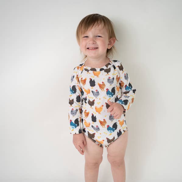 Small Blessings Design – Engroshandel Bodysuit - Baby – Bodysuit til spædbørn, bodysuit med kylling, sparkedragter til spædbørn