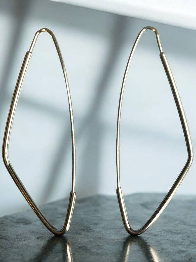 Geometrische rhodium vergulde oorbellen met hangers en bungels voor wholesale door Divina Jewelry & Accessories LLC