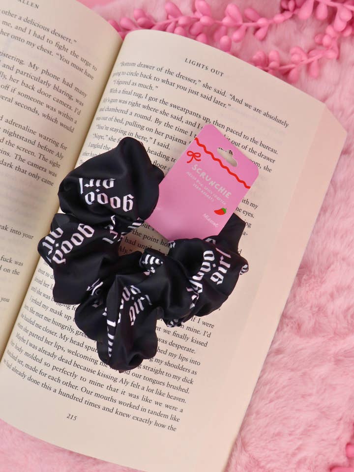 God pige scrunchie til læsere af krydrede bøger for engroshandel hos Miessol