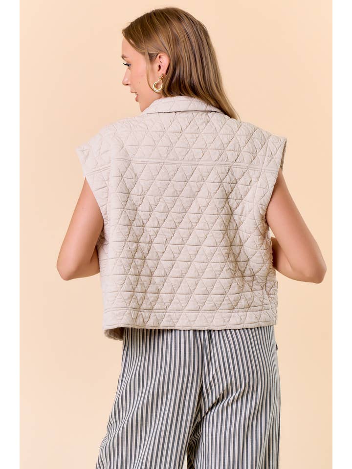 Doe and Rae - Wholesale Outerwear Vest - Women's - QUILTED POINT COLLAR FLAP PATCHED POCKET VEST - 10626J-13