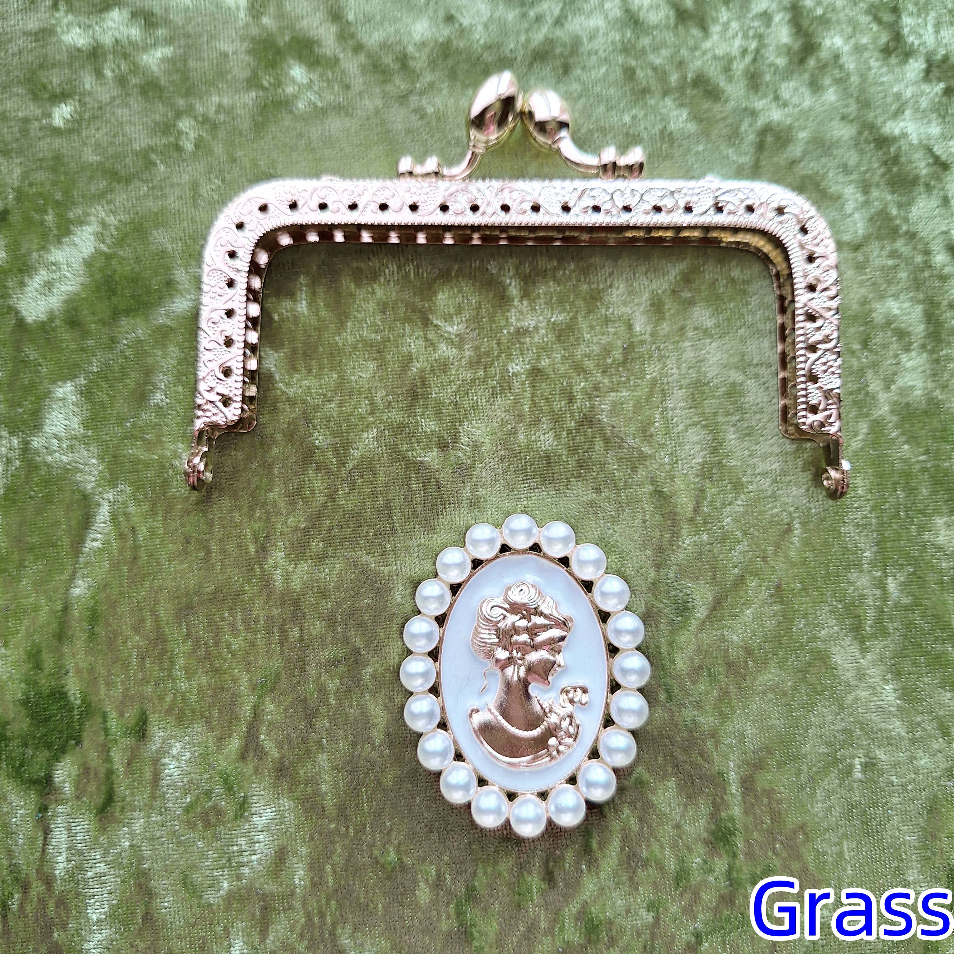 LeisTextileStudio - Wholesale Wallet - Women's - Handmade Velvet Vintage Kiss lock Handbag With Card Holder36