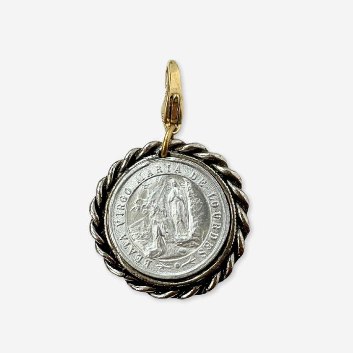 Grande medalhão circular vintage "Nossa Senhora de Lourdes" por atacado de Lulu’s Petals