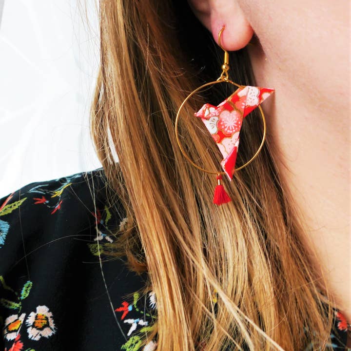 Dix janvier - Venta al por mayor Pendientes colgantes - Pendientes Aro Origami - Palomas y Borlas - Flor Roja