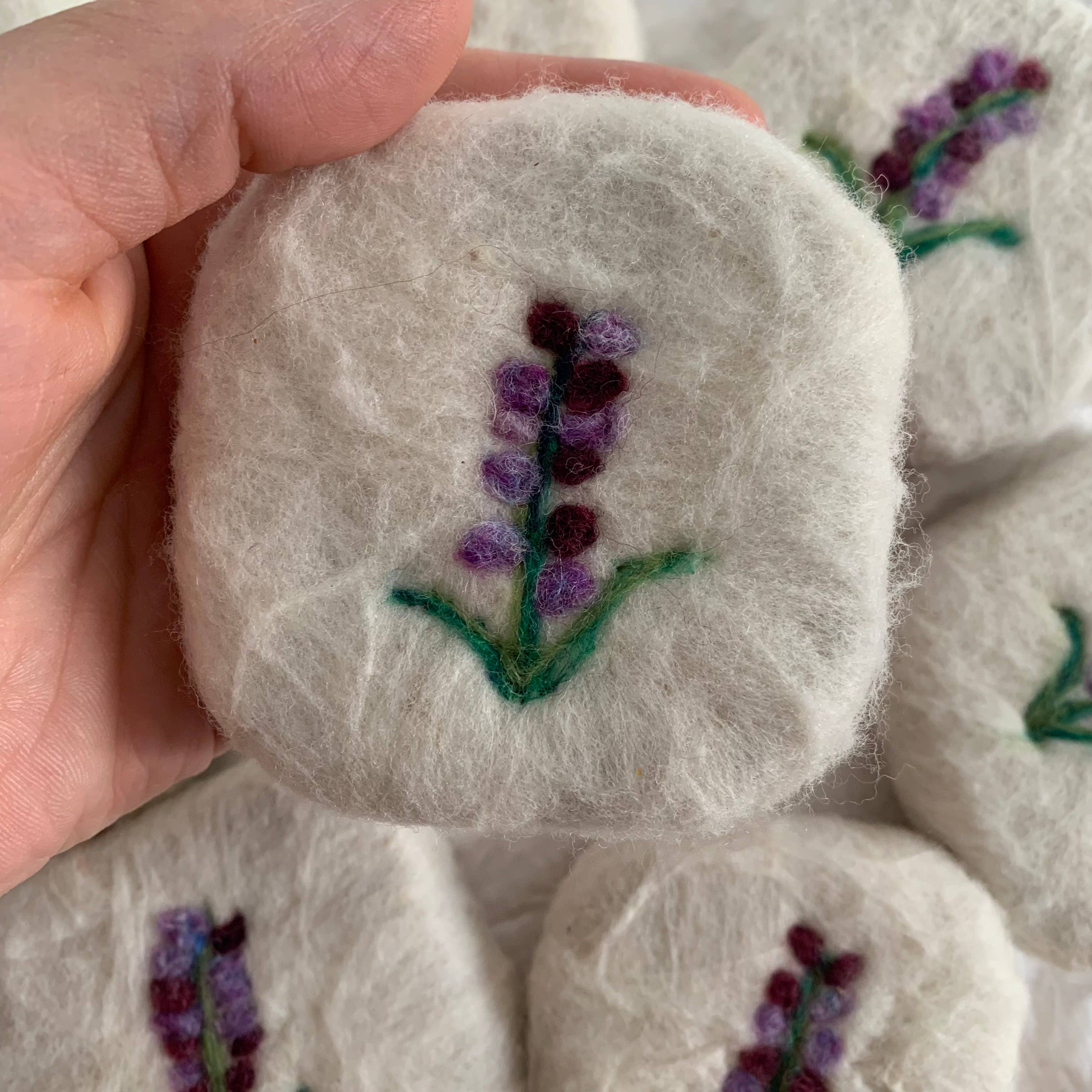 Ava Quinn's - Vente Pains de savon - Savon feutré à la fleur de lavande | Savon en laine fait main3