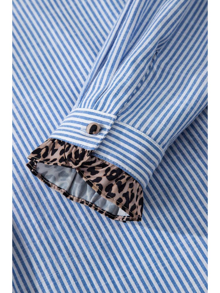 bleu Chemise décontractée à volants avec contraste rayé et bordure léopard (S-XL) en vente sur Faire8