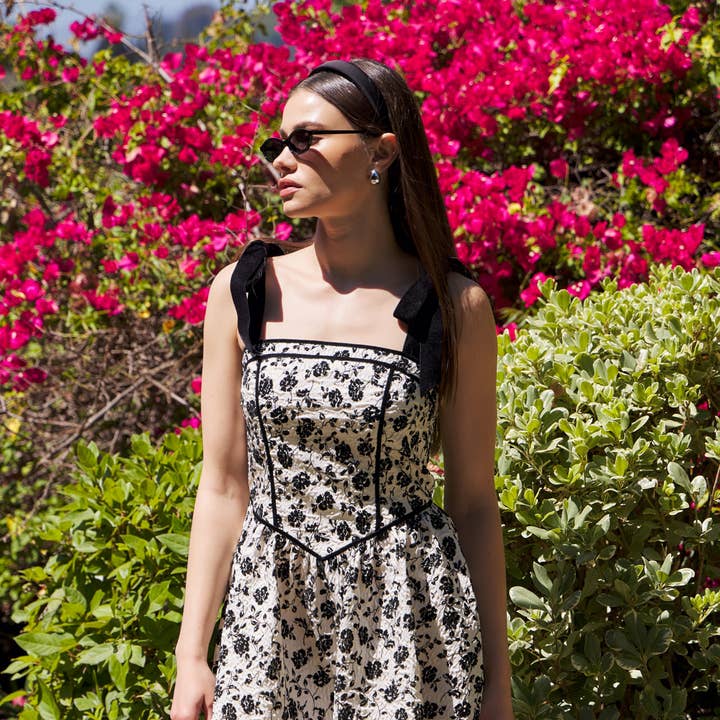 KLEINES DRAMA GEFLOCKTES FLORALES SAMT-MINIKLEID für den Großhandel von idem ditto