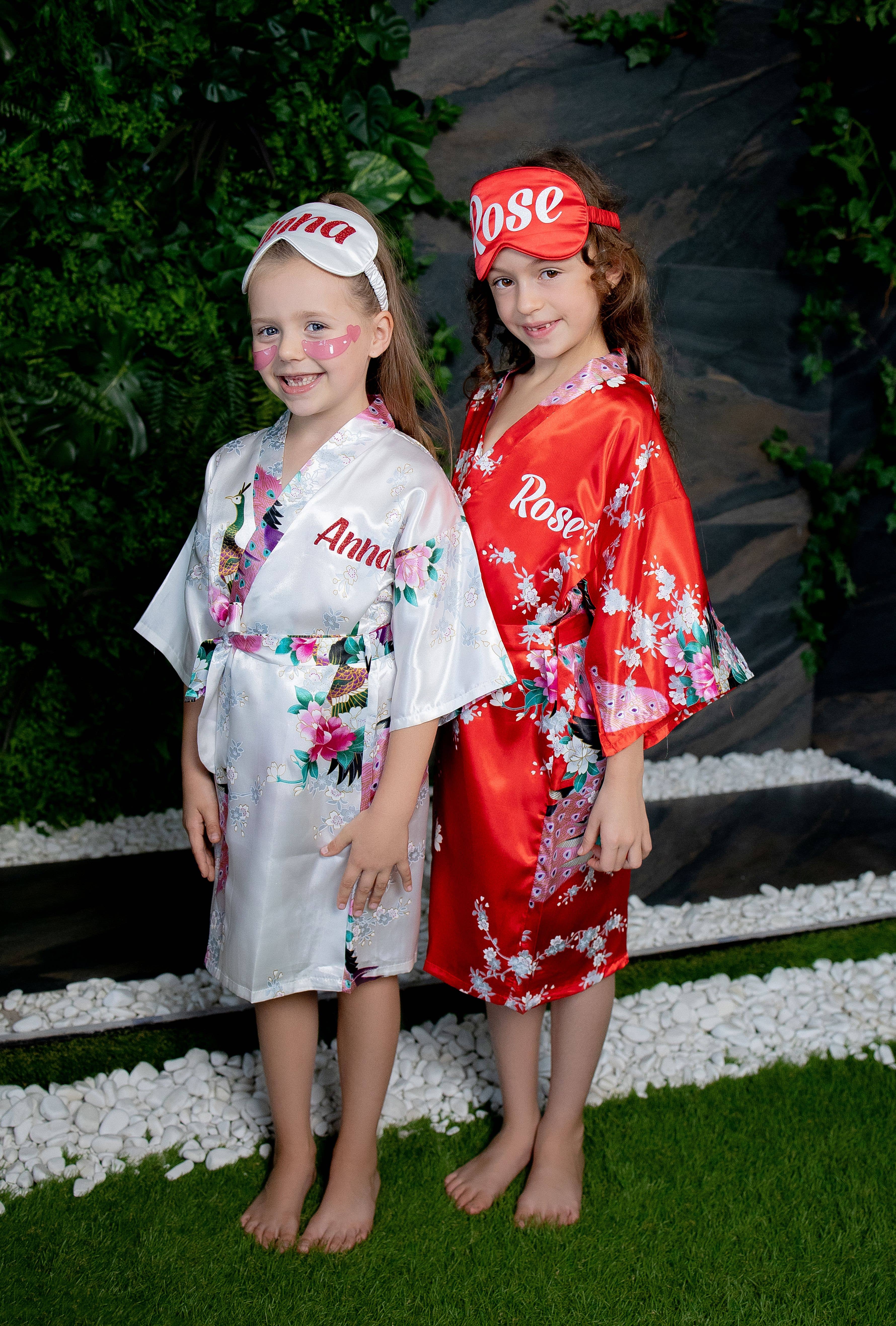 Sisters G Kids – Roupão de banho - Crianças por atacado – Kimonos infantis de cetim com estampa floral e pavão17