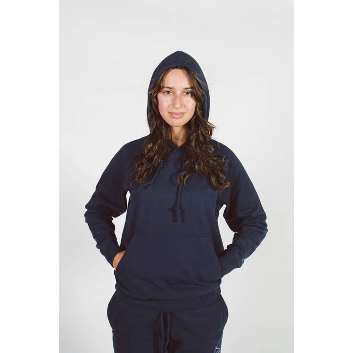 Schwarzer Hoodie aus 100 % recyceltem Fleece für den Großhandel von WASTEWEAR