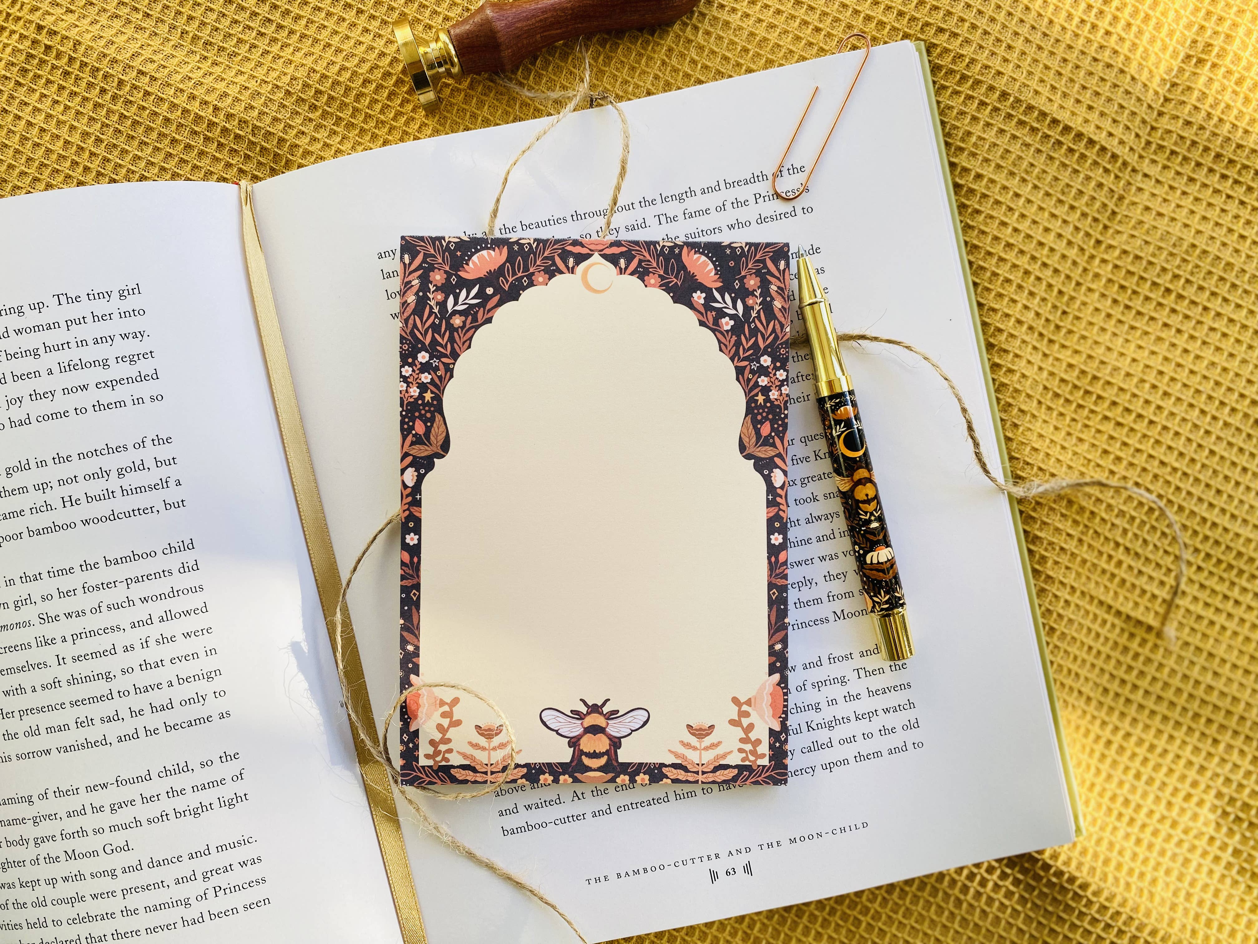 Split Moon Studios - Vendita all'ingrosso Bloc notes - Bloc-notes Queen Bee A6 con lista delle cose da fare2