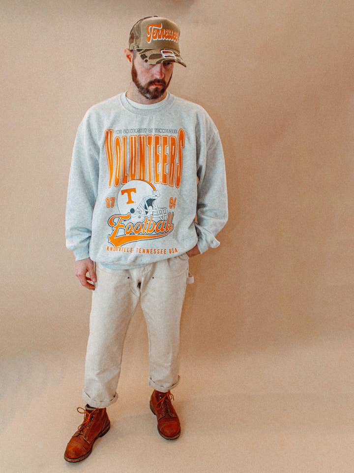 The Clandestine Underground - Wholesale Graphic Sweatshirt - Unisex - Tennessee Volunteers Football Boxy Cotton 90's Sweatshirt7